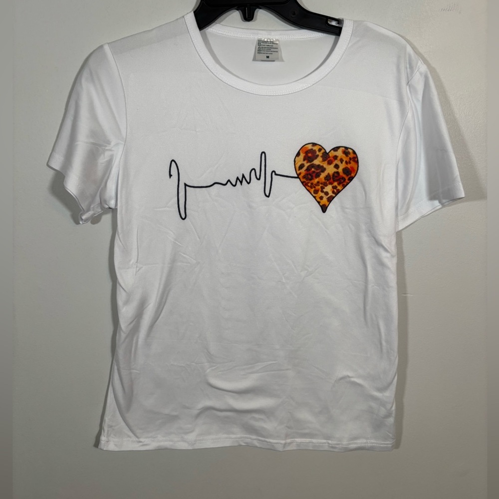 Women’s White Heartbeat Leopard Print Graphic Tee Shirt Medium Stretch Top